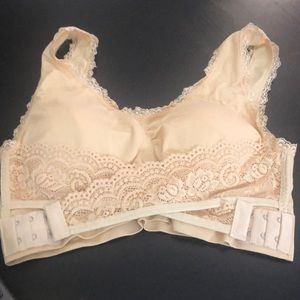 No wire support bra size XL with lace (runs small)